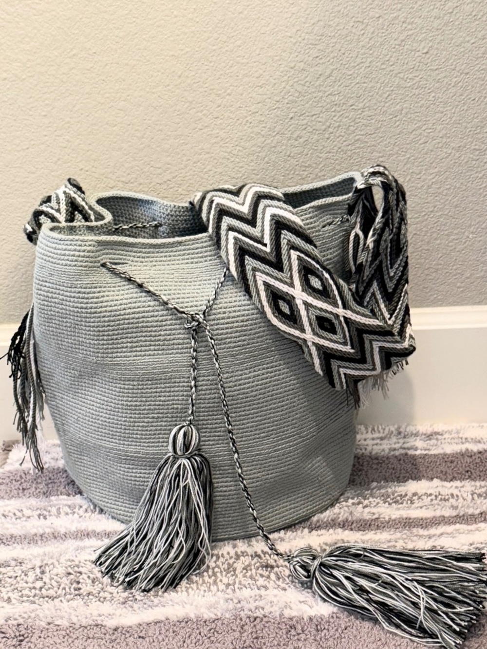 Large Wayuu Mochila Gray Woven Bucket Bag - NWOT